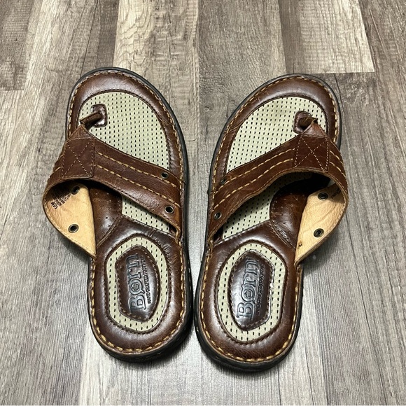 Born Brown men’s Leather Flip Flops Sz 10 M. main image 6